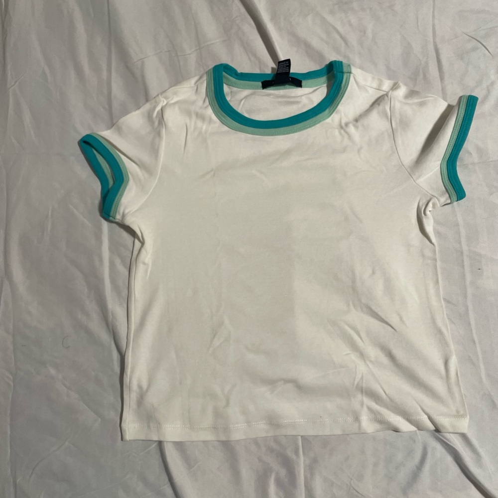 forever21 white cropped tee